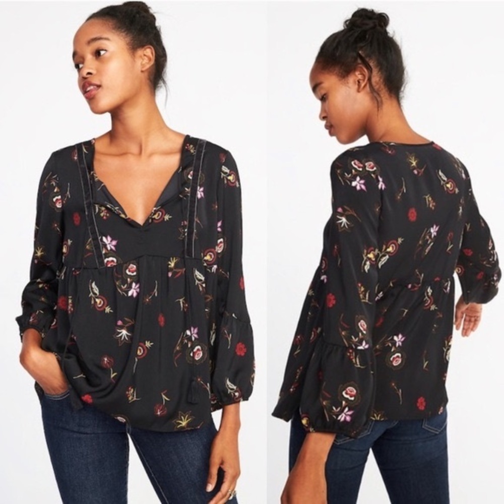 2/$10 Old navy romantic black flowy loose longsleeve floral blouse size m